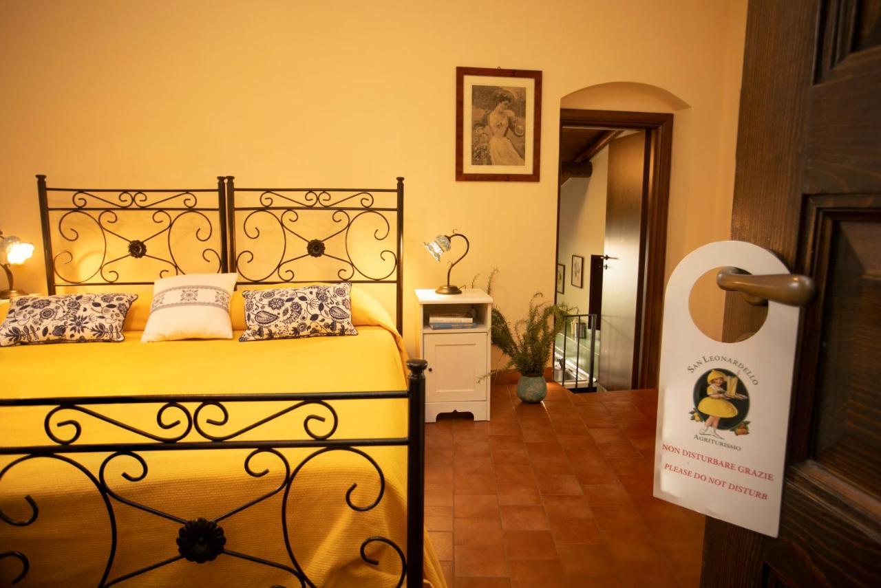Agriturismo San Leonardello ภายนอก รูปภาพ