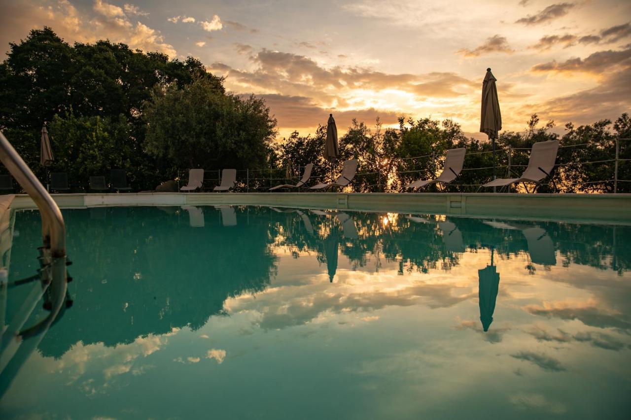 Agriturismo San Leonardello ภายนอก รูปภาพ