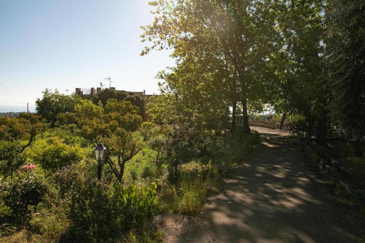 Agriturismo San Leonardello ภายนอก รูปภาพ